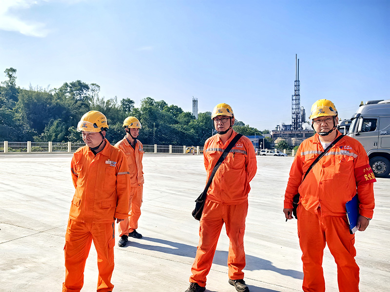 弘旭公司開展五一節前安全生產大檢查(圖2) 弘旭公司開展五一節前安全生產大檢查(圖2)