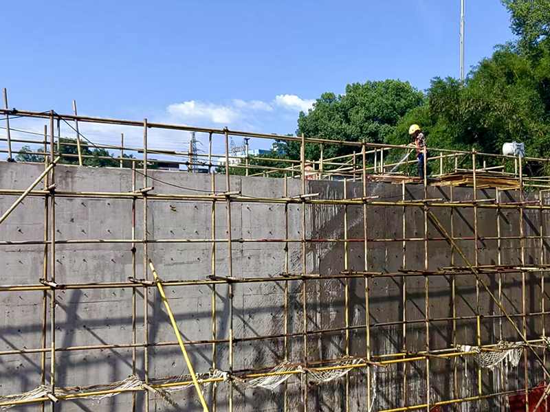 弘旭員工直面烈日考驗,汗水鑄就質量豐碑(圖1) 弘旭員工直面烈日考驗,汗水鑄就質量豐碑(圖1)