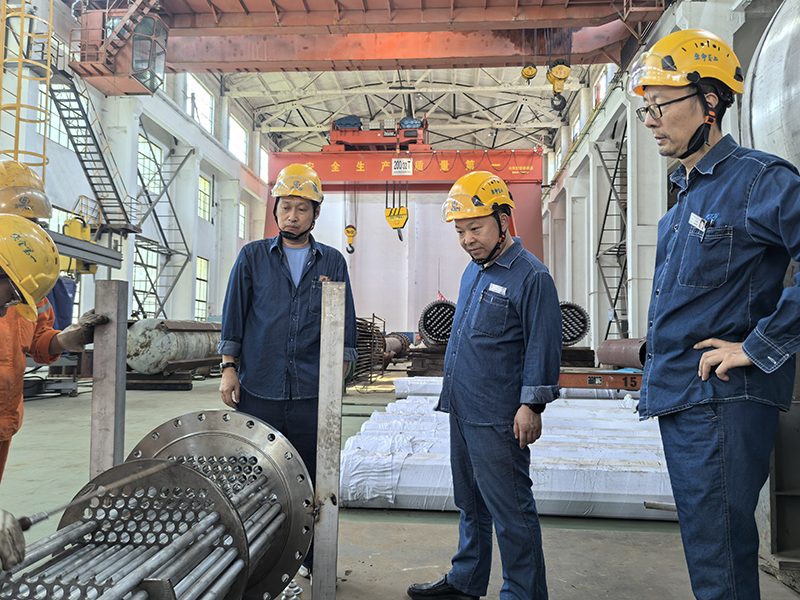 弘旭公司總經理劉小東帶隊督導設備制造安全生產專項檢查(圖1) 弘旭公司總經理劉小東帶隊督導設備制造安全生產專項檢查(圖1)